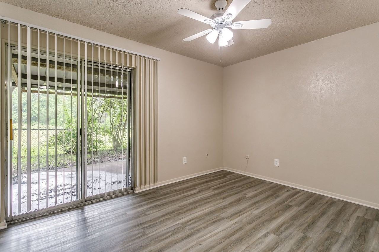 1629 Westridge Dr - Photo 3 of 11