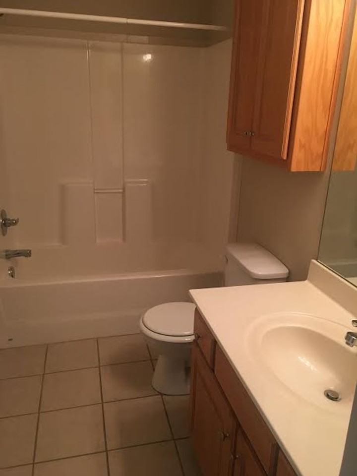 6323 Lakeside Ln - Photo 3 of 24