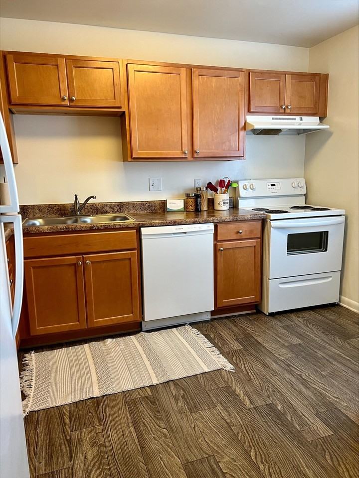 Auburn Pointe - Photo 5 of 11