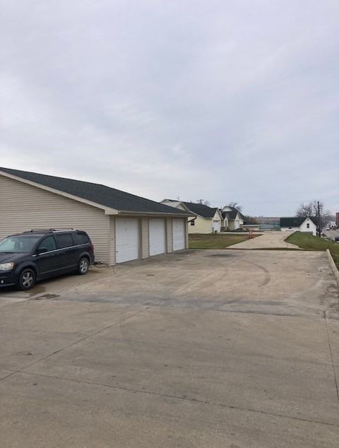 800 State Street - Photo 3 of 6