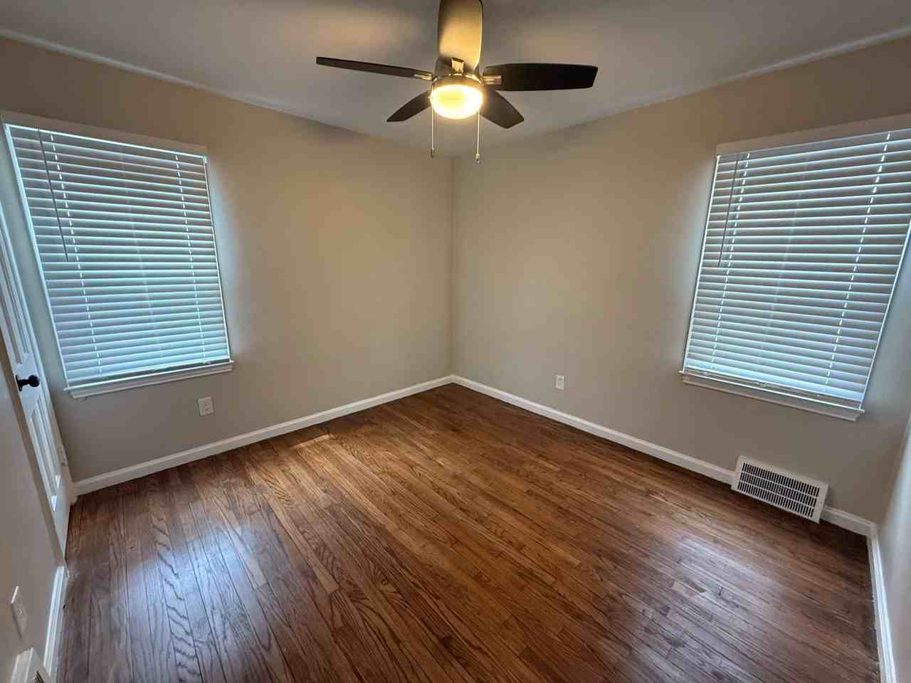 18039 Riopelle St - Photo 2 of 15