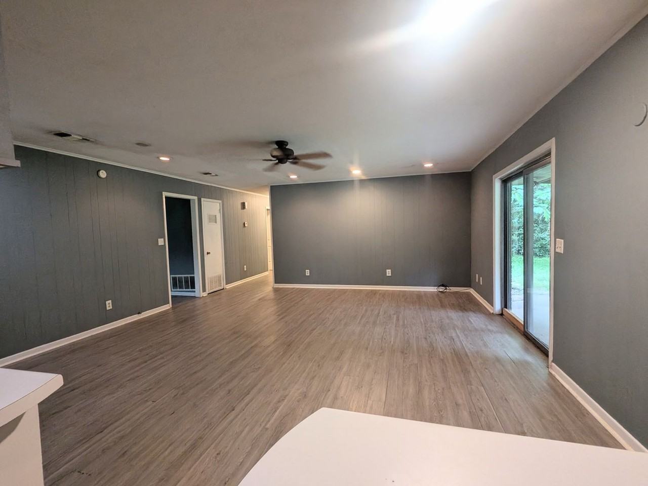 302 Andrews St - Photo 2 of 11