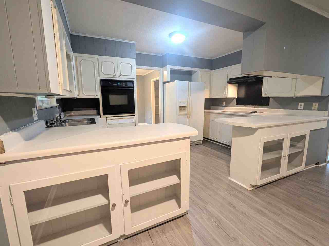 302 Andrews St - Photo 3 of 11