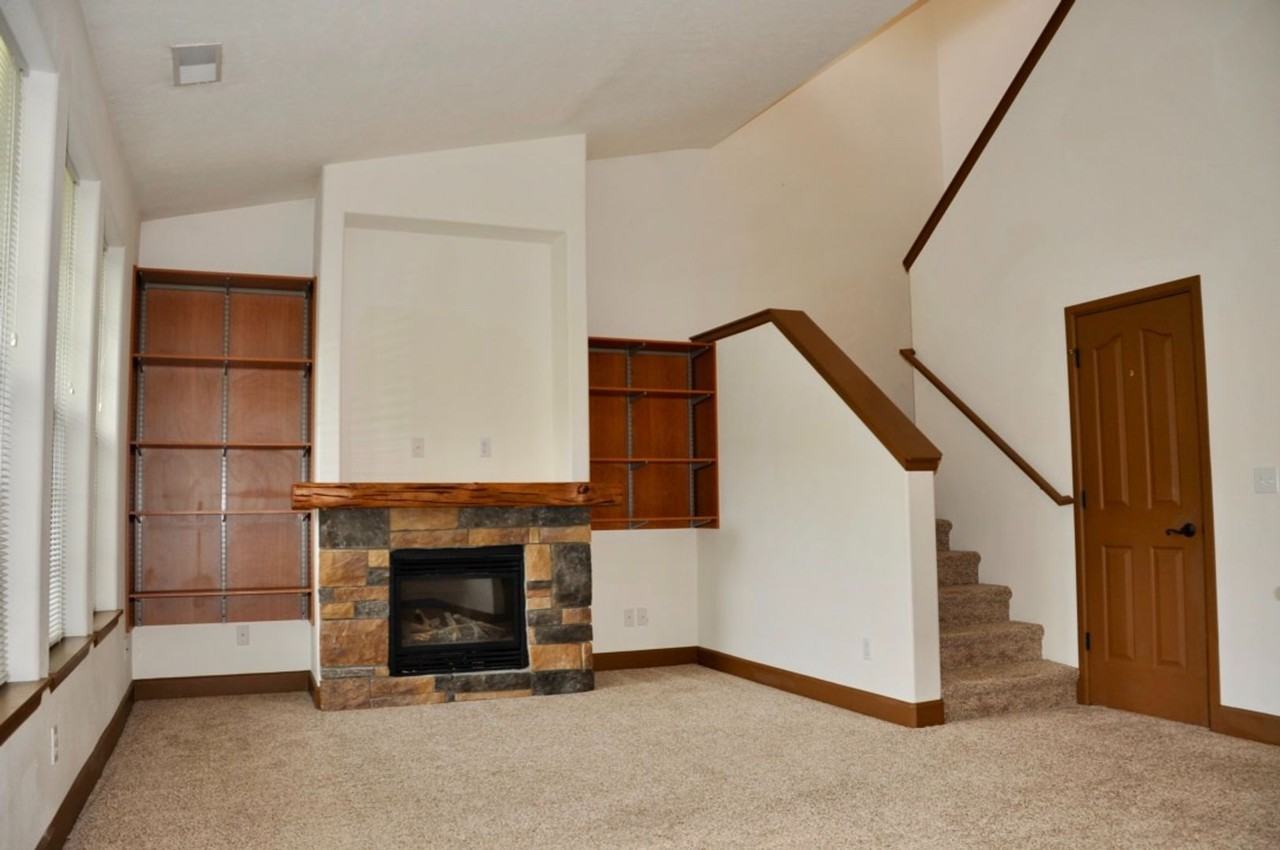 940 W Willow Lake Loop - Photo 2 of 22