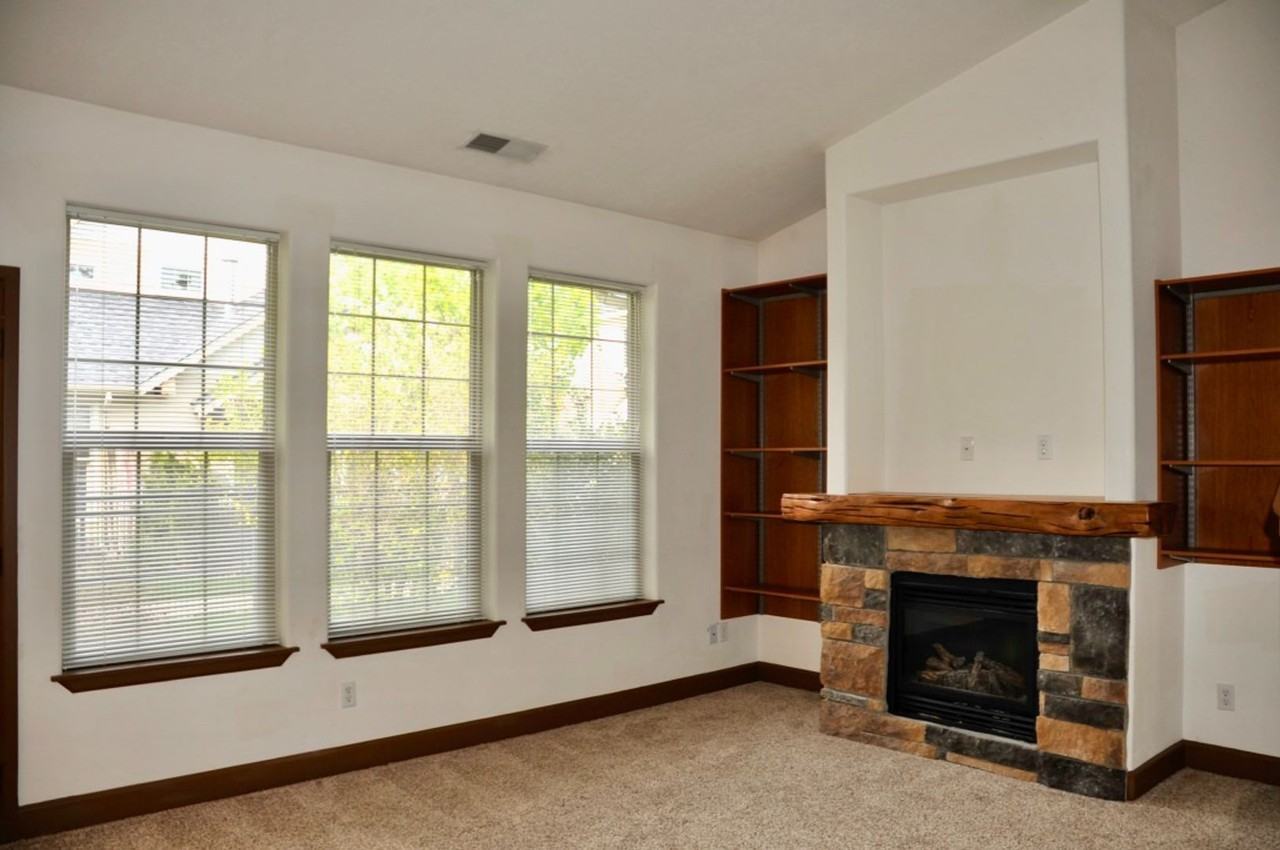 940 W Willow Lake Loop - Photo 3 of 22
