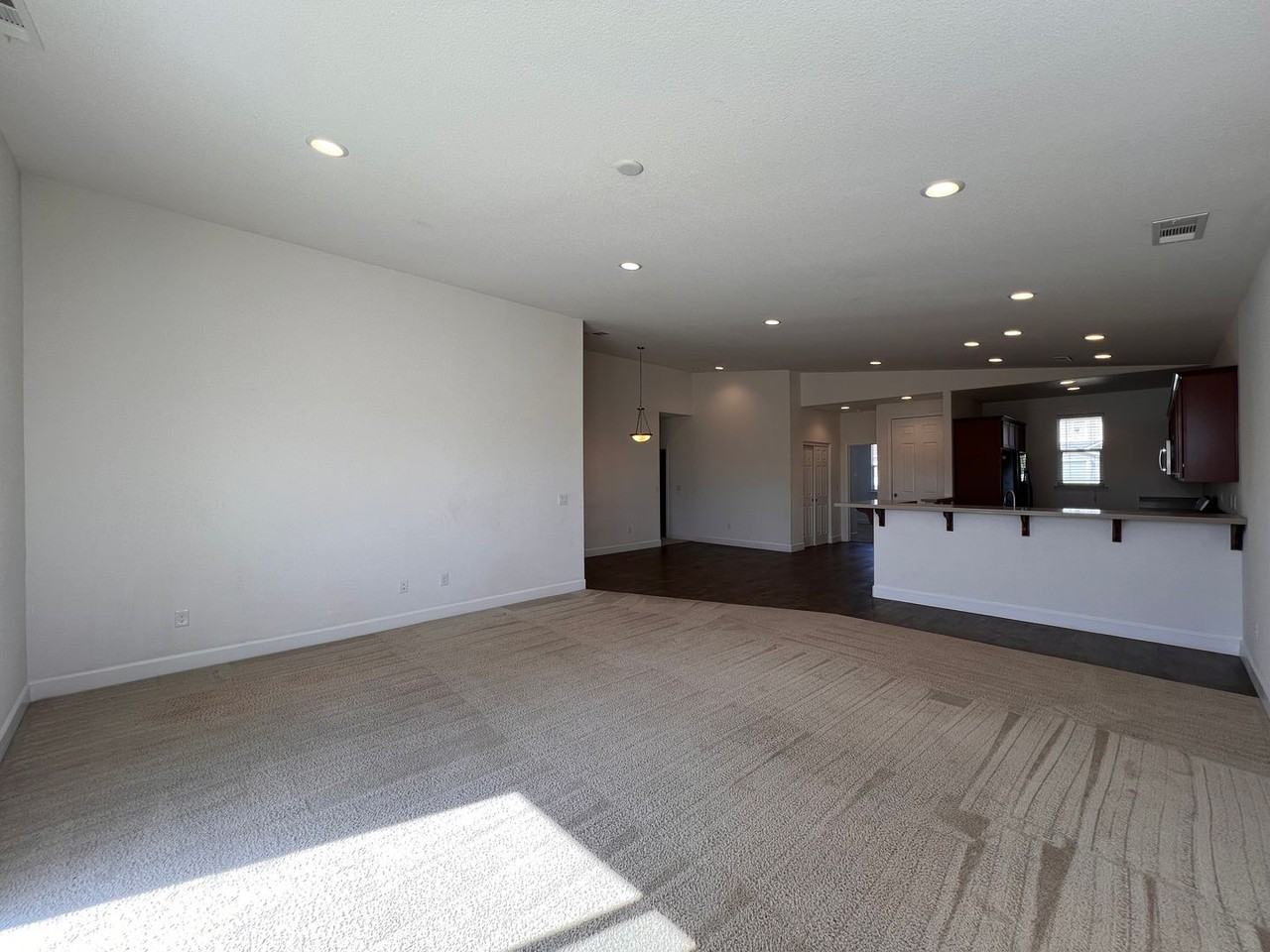 1907 Canal Dr - Photo 3 of 35