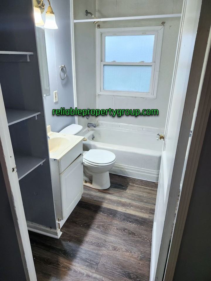 4721 Warsaw St - Photo 7 of 9