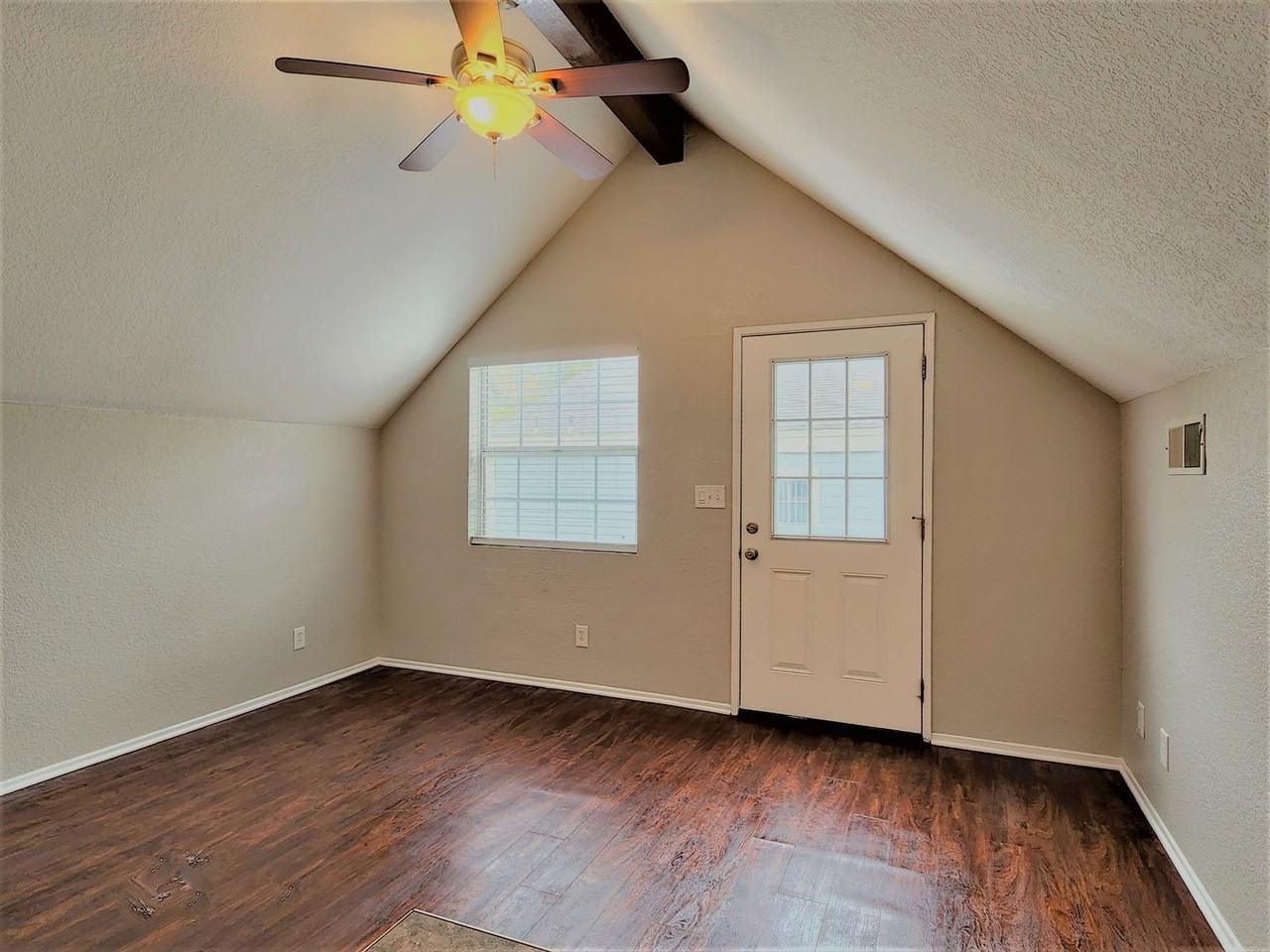 17339 Akley St - Photo 3 of 11