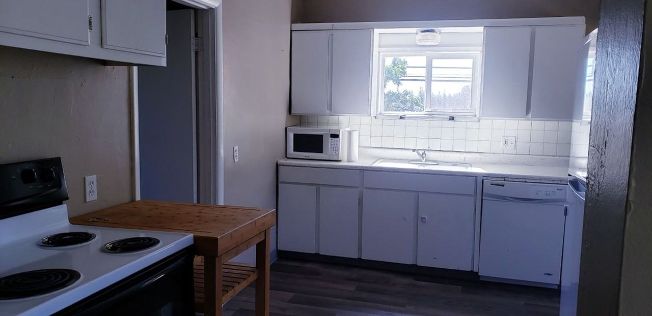 1003 2nd St - Photo 2 of 14
