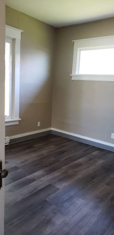 1003 2nd St - Photo 5 of 14