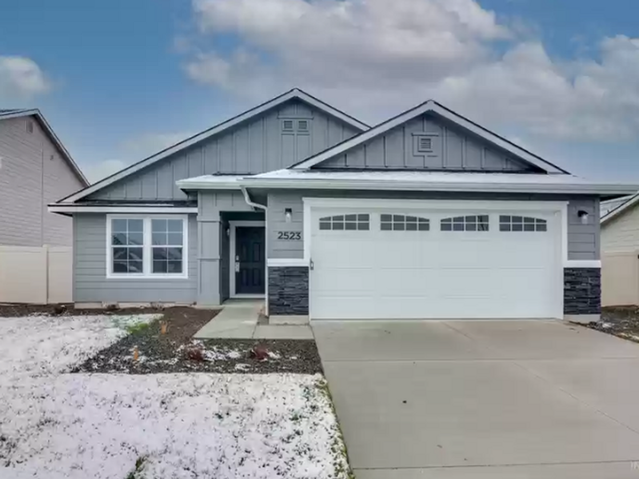 2523 E Moon Eye Dr - Photo 2 of 24