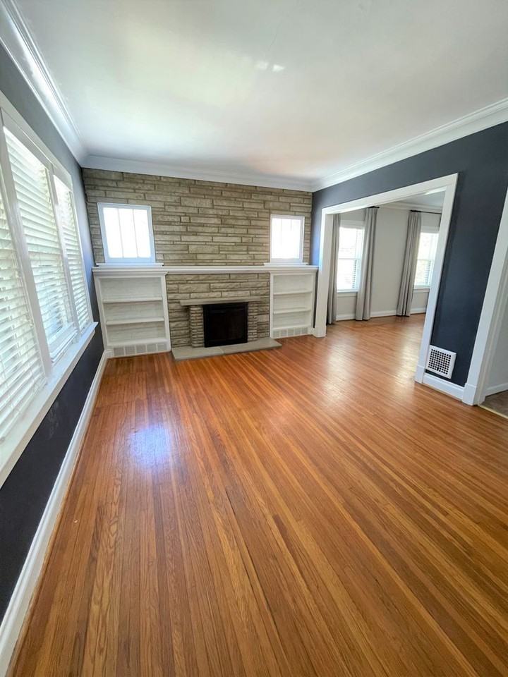 621 Atalanta Ave - Photo 2 of 16