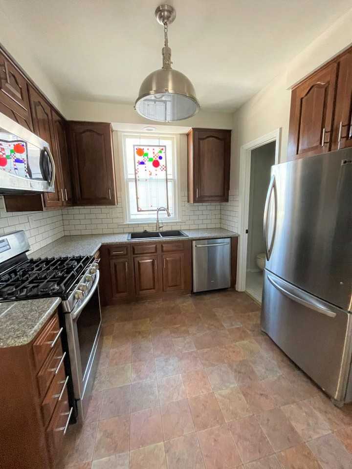 621 Atalanta Ave - Photo 7 of 16