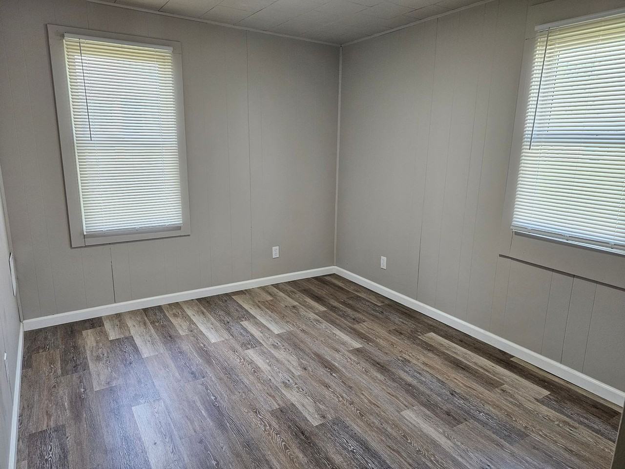 417 Wood Ave - Photo 6 of 16