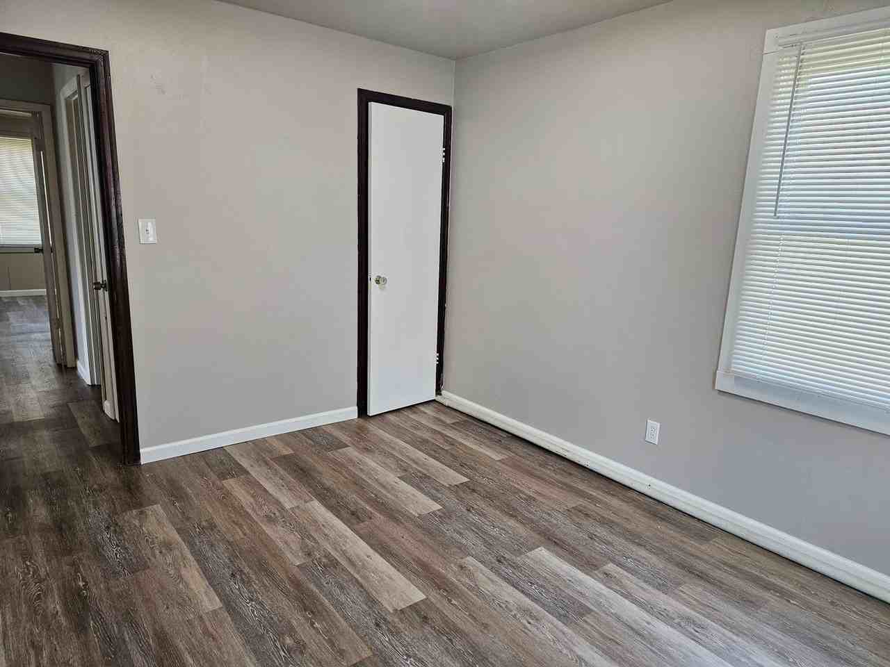 417 Wood Ave - Photo 7 of 16