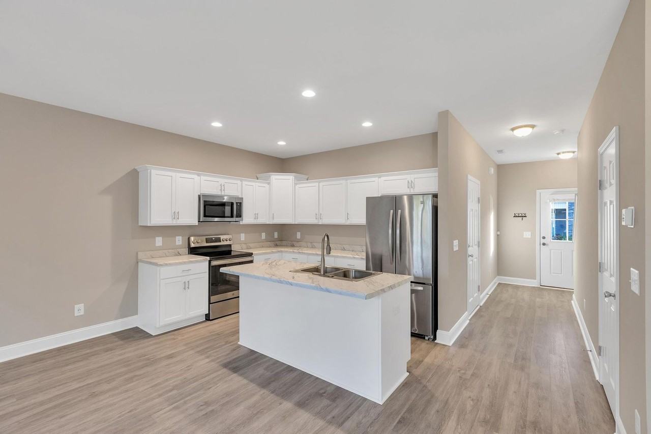 309 S Stingray Ln - Photo 2 of 22