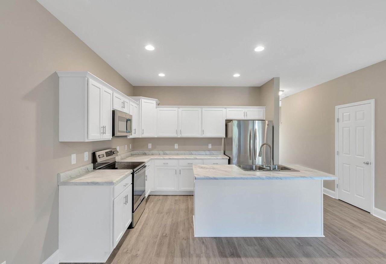 309 S Stingray Ln - Photo 4 of 22