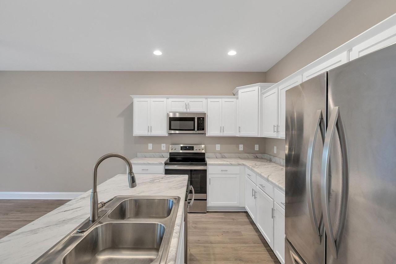 309 S Stingray Ln - Photo 5 of 22