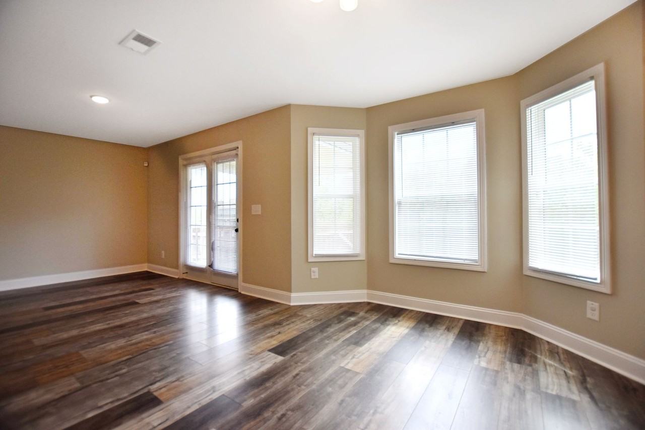 493 Woodtrace Dr - Photo 5 of 17