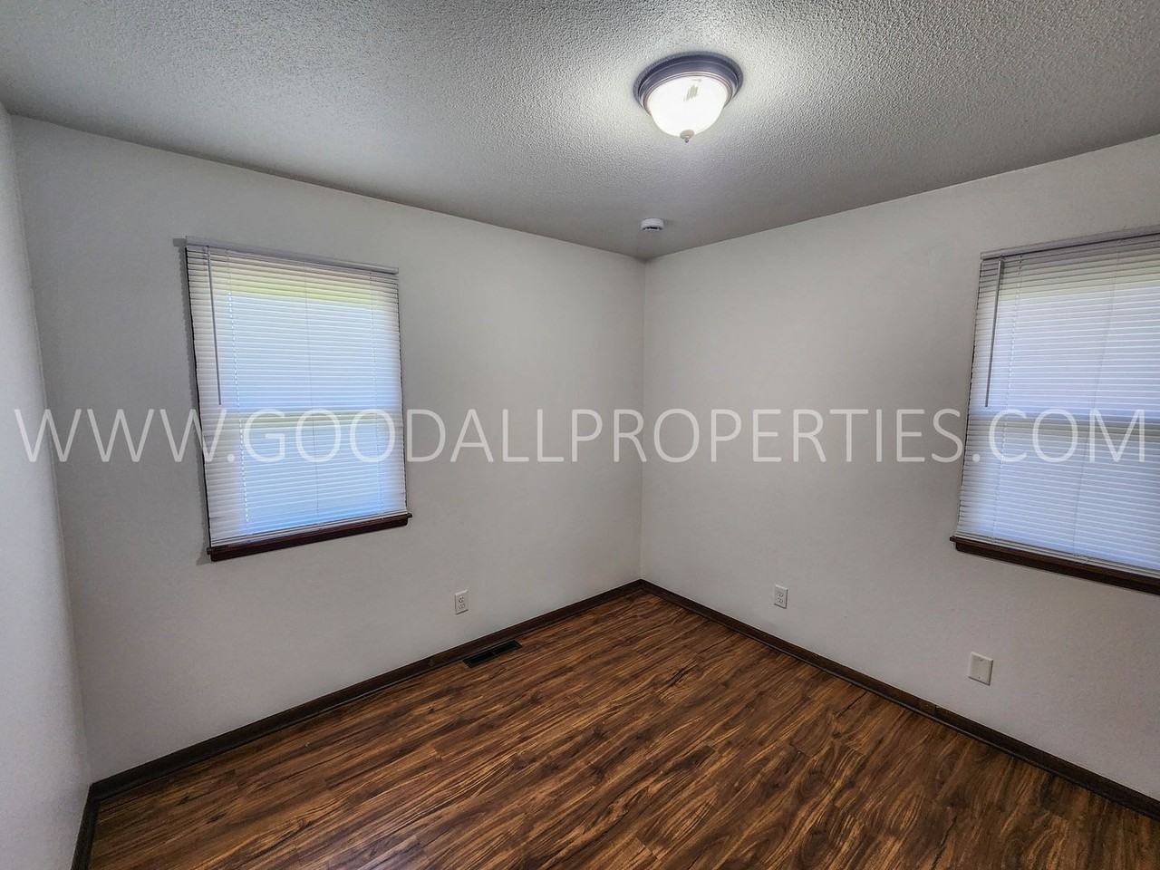 606 Main St - Photo 6 of 9