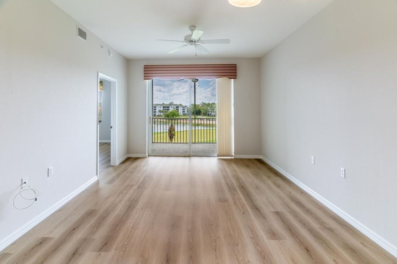 3960 Loblolly Bay Dr - Photo 3 of 27