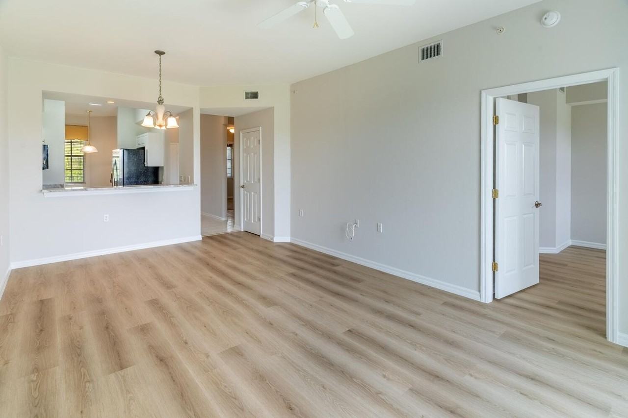 3960 Loblolly Bay Dr - Photo 2 of 27