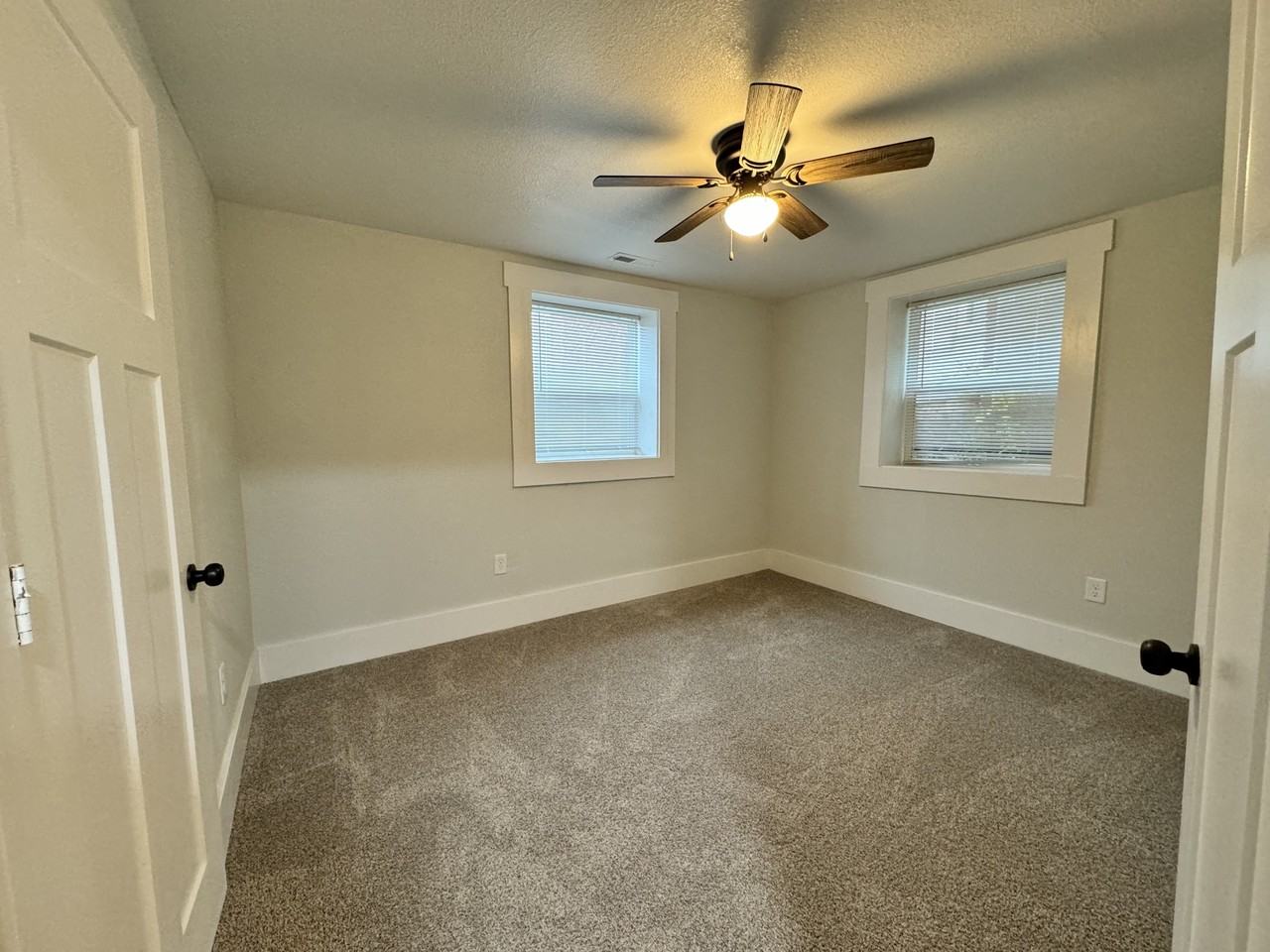4801 University Ave - Photo 4 of 16