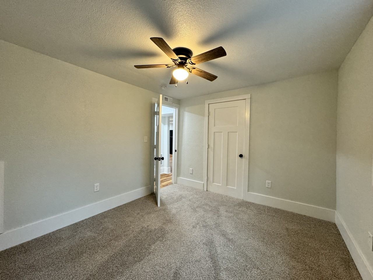 4801 University Ave - Photo 5 of 16