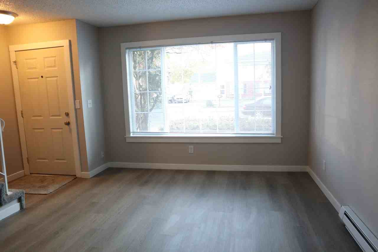 600 Se 110th Ave - Photo 3 of 20