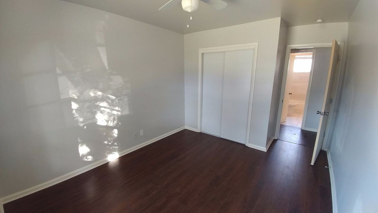 2523 Gross Rd - Photo 6 of 7