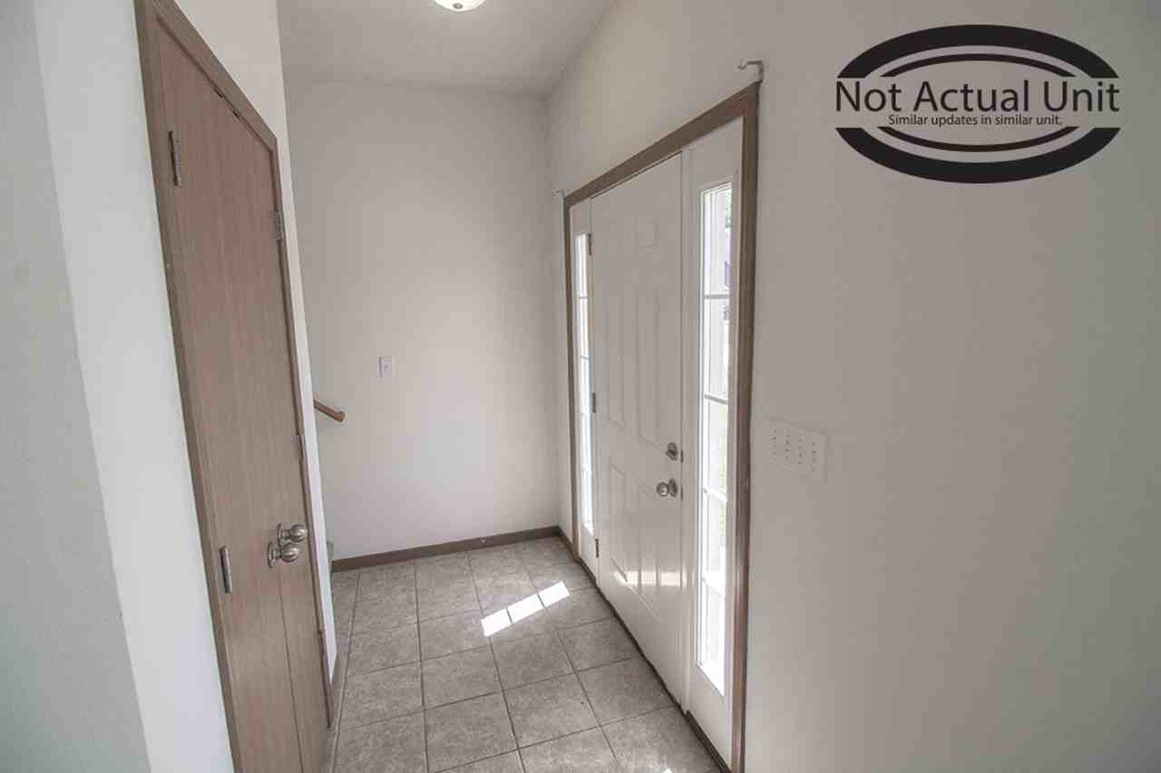 1635 Citadel Dr - Photo 3 of 33