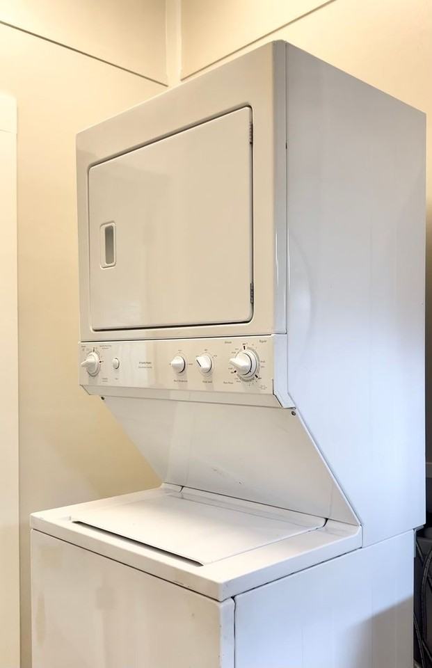 109 General Gardner Ave - Photo 5 of 12