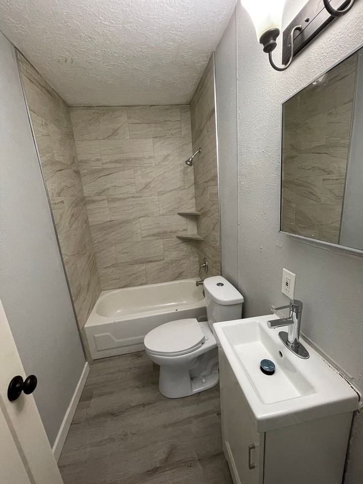 1422 Glendale Blvd - Photo 2 of 10