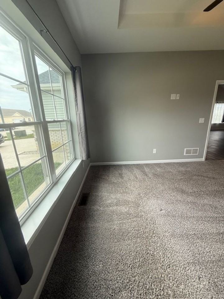 701 Stephanie Ct - Photo 3 of 20