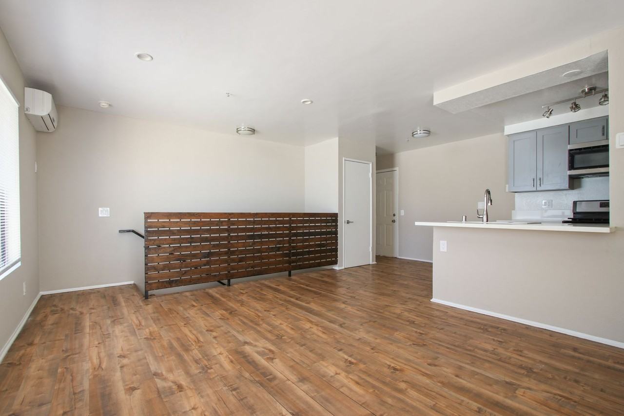 12914 Doty Ave - Photo 5 of 18
