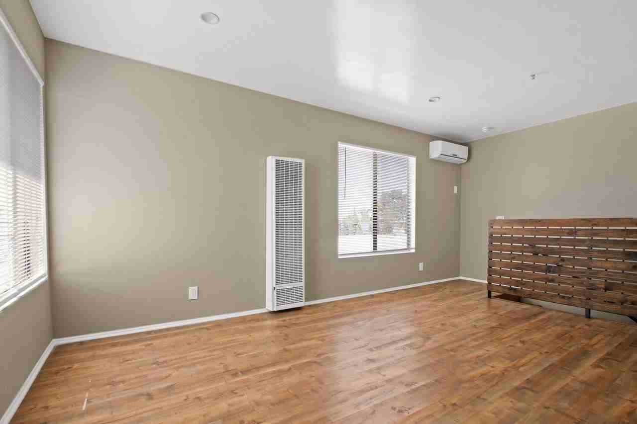 12914 Doty Ave - Photo 6 of 18