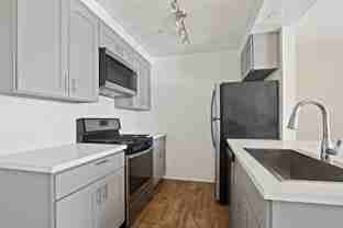 12914 Doty Ave - Photo 1 of 1