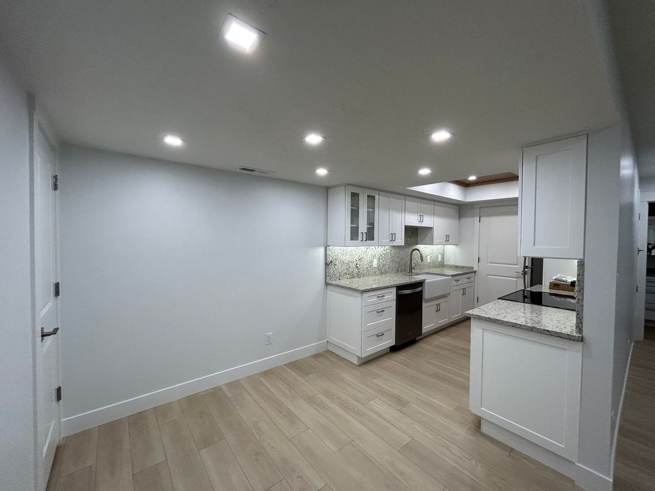 1484 E Foxboro Dr #1 - Photo 4 of 18