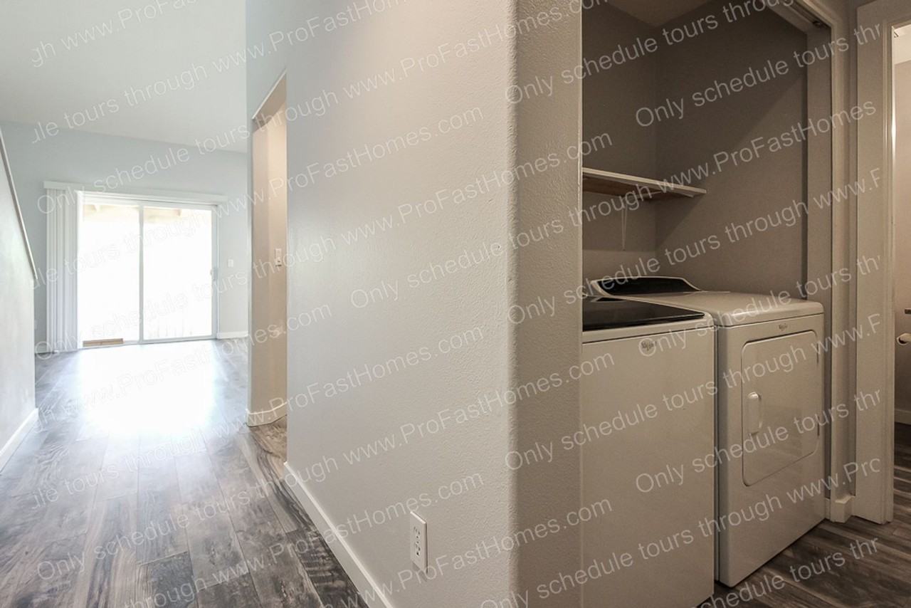 12530 Se Taggart St - Photo 7 of 20