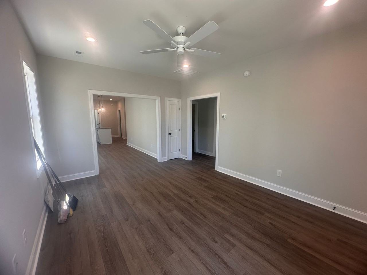 1910 Oak St - Photo 4 of 18