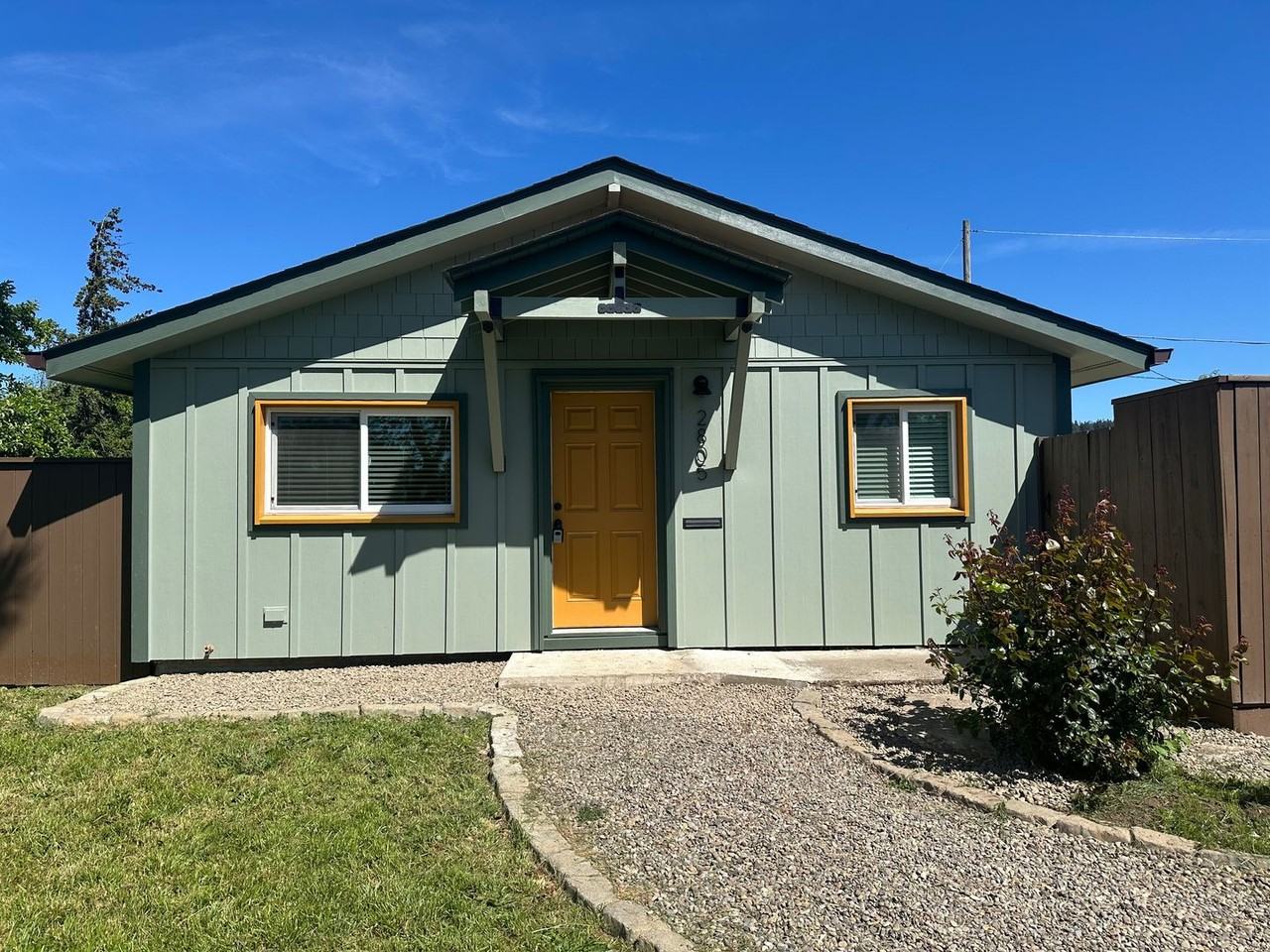 2805 Ferry St - Photo 2 of 35