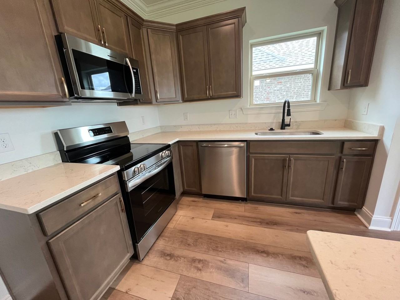 106 Fearless Ave - Photo 2 of 17