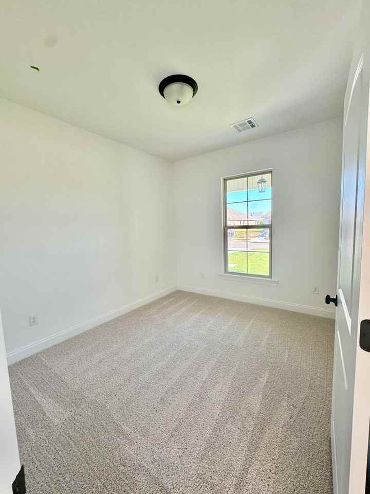106 Fearless Ave - Photo 3 of 17