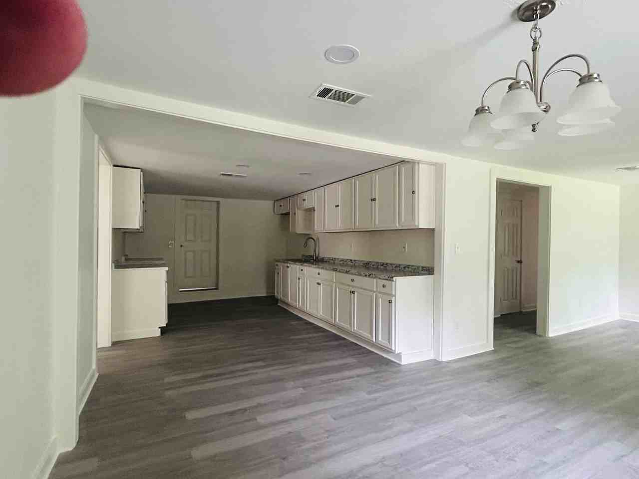 312 North St - Photo 3 of 13