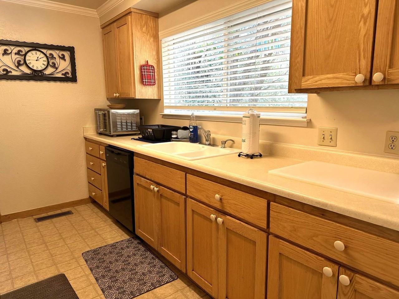 23005 Hawk Ln - Photo 2 of 18