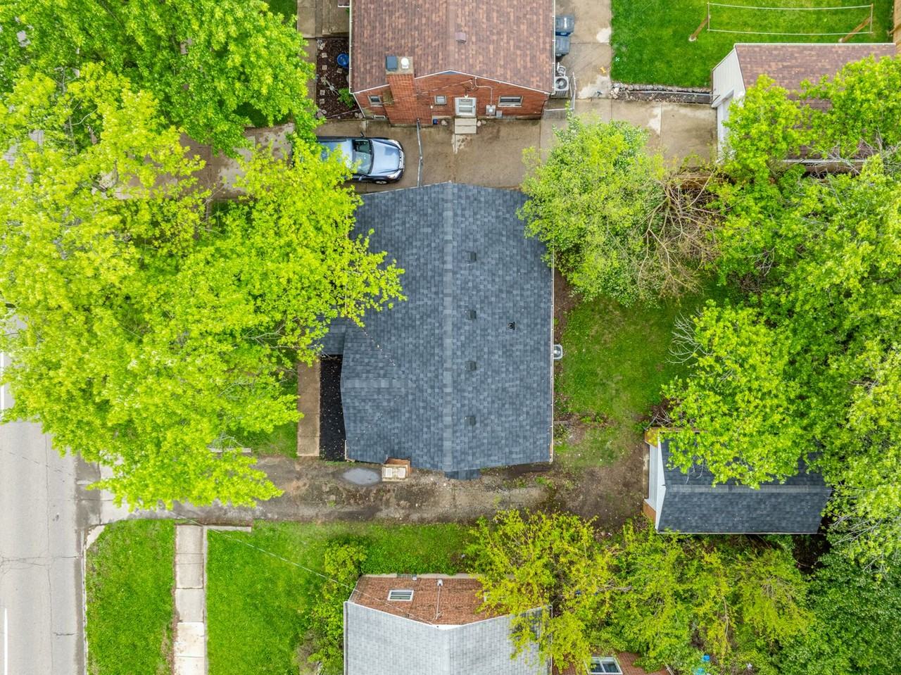 922 Wilmington Ave - Photo 5 of 33