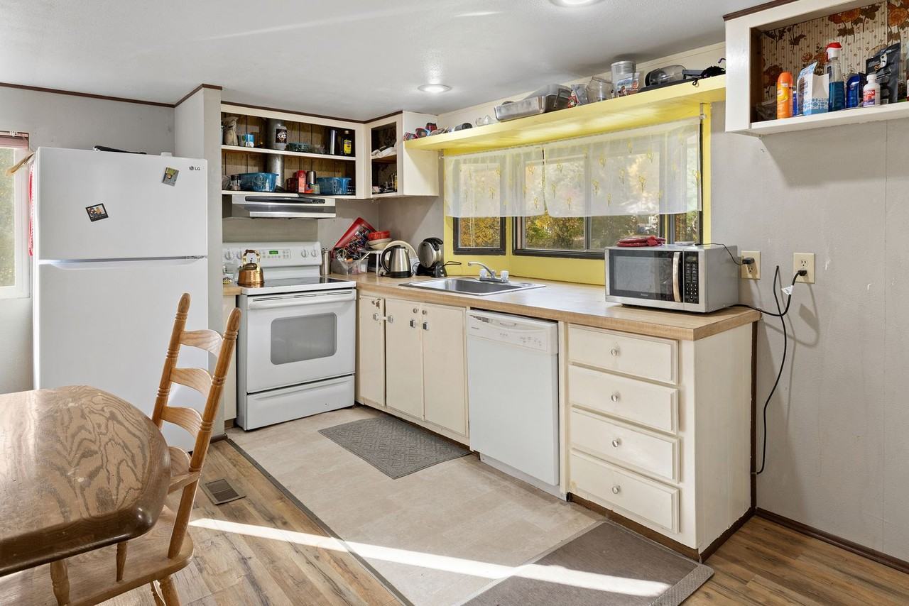 180 Prairie Ln - Photo 6 of 17