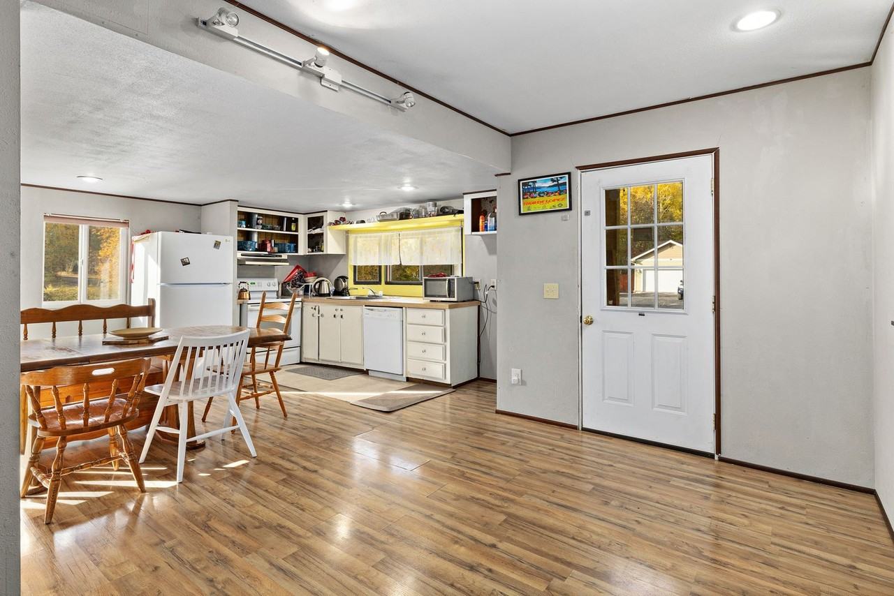 180 Prairie Ln - Photo 7 of 17