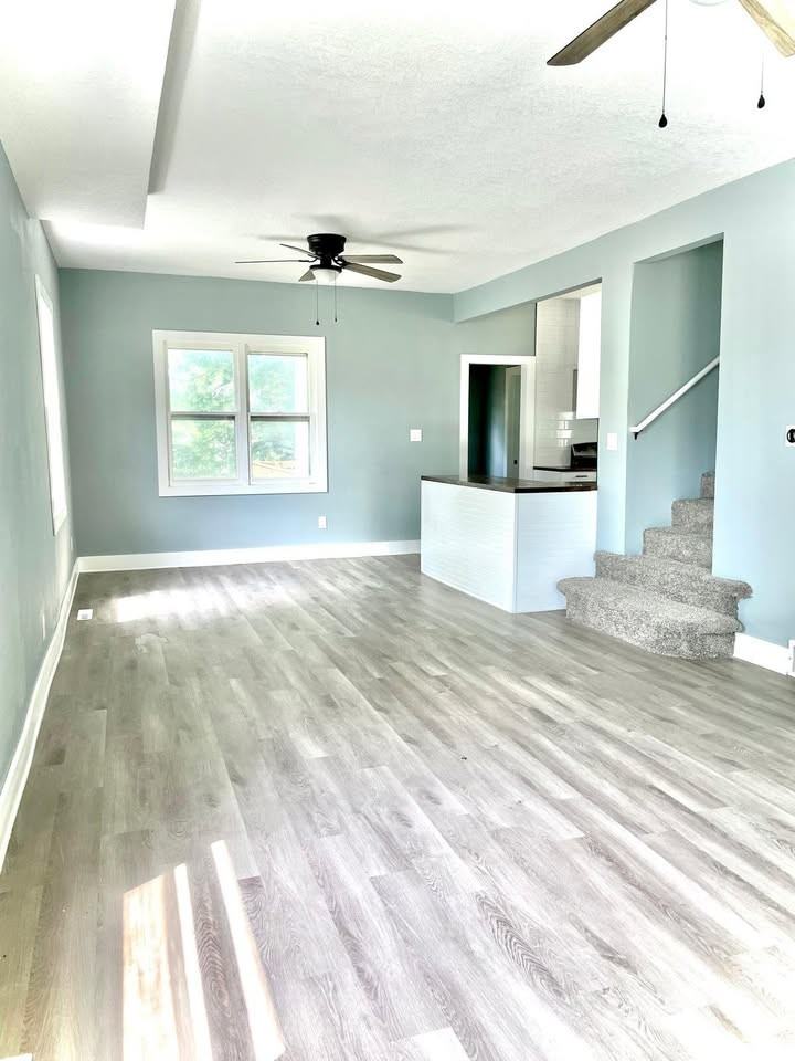707 Gray St - Photo 4 of 11