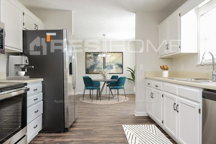 2012 Summer Ln - Photo 2 of 15